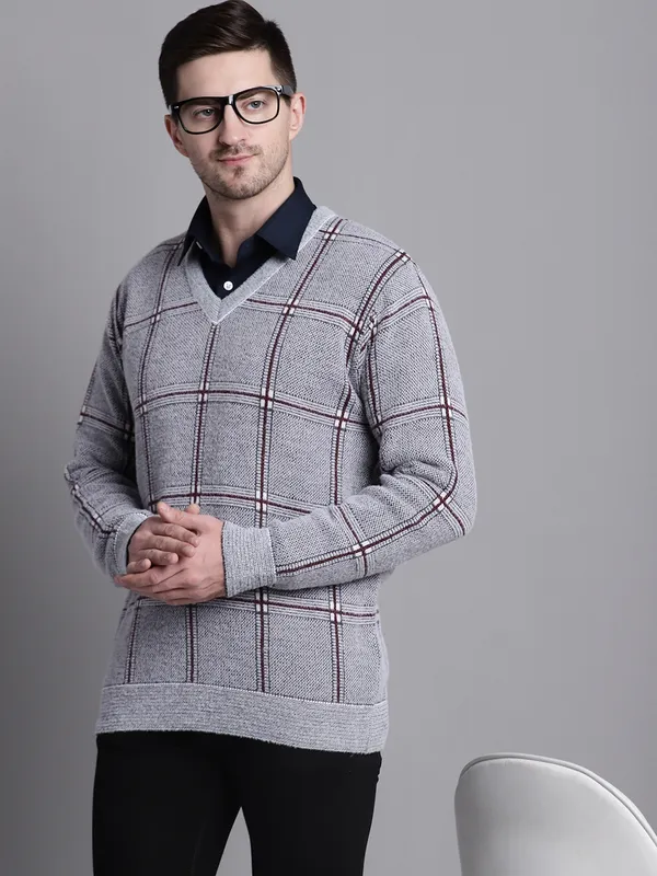 Men_Swade_Premium_Wool_Self_Design_V_Neck_Sweater