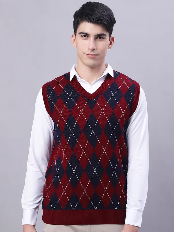 Men_Acrylic_Blend_Wool_Self_Design_V_Neck_Sleeveless_Sweater