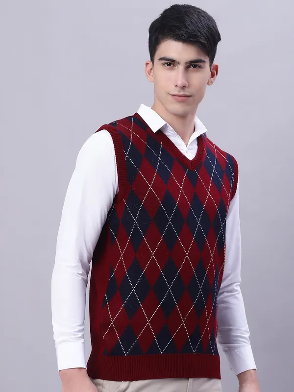 Men_Acrylic_Blend_Wool_Self_Design_V_Neck_Sleeveless_Sweater