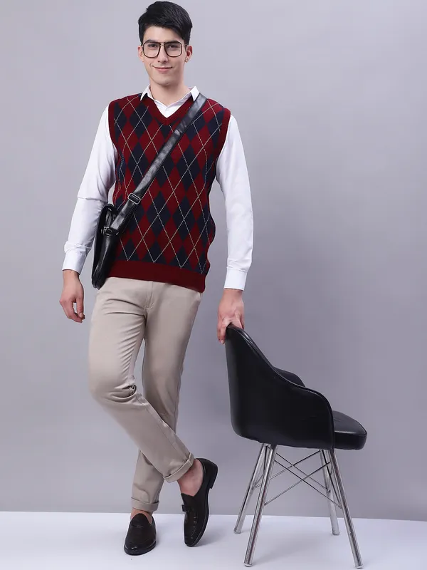 Men_Acrylic_Blend_Wool_Self_Design_V_Neck_Sleeveless_Sweater