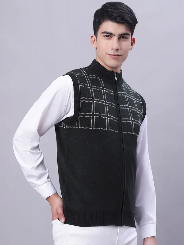 Men_Acrylic_Blend_Wool_Self_Design_Zipper_Sleeveless_Sweater