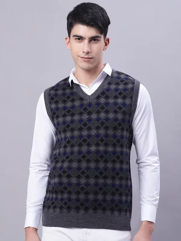 Men_Acrylic_Blend_Wool_Self_Design_V_Neck_Sleeveless_Sweater