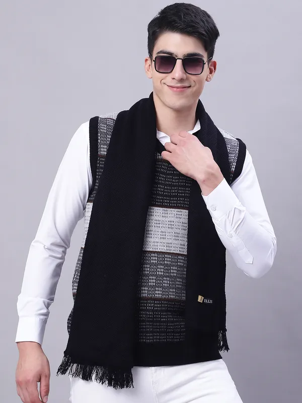Men_Acrylic_Blend_Wool_Self_Design_V_Neck_Sleeveless_Sweater