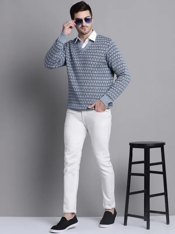 Men_Acrylic_Blend_Wool_Self_Design_V_Neck_Sweater