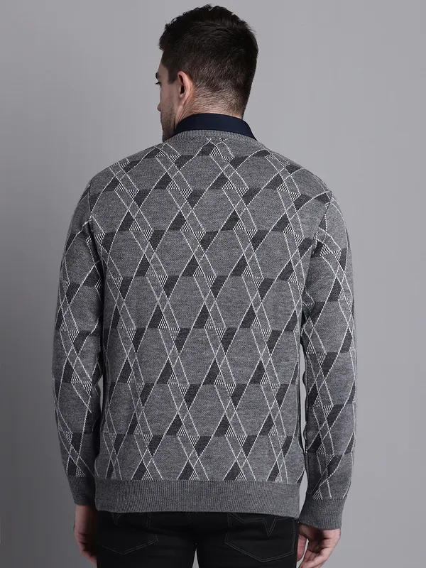 Men_Acrylic_Blend_Wool_Self_Design_V_Neck_Sweater