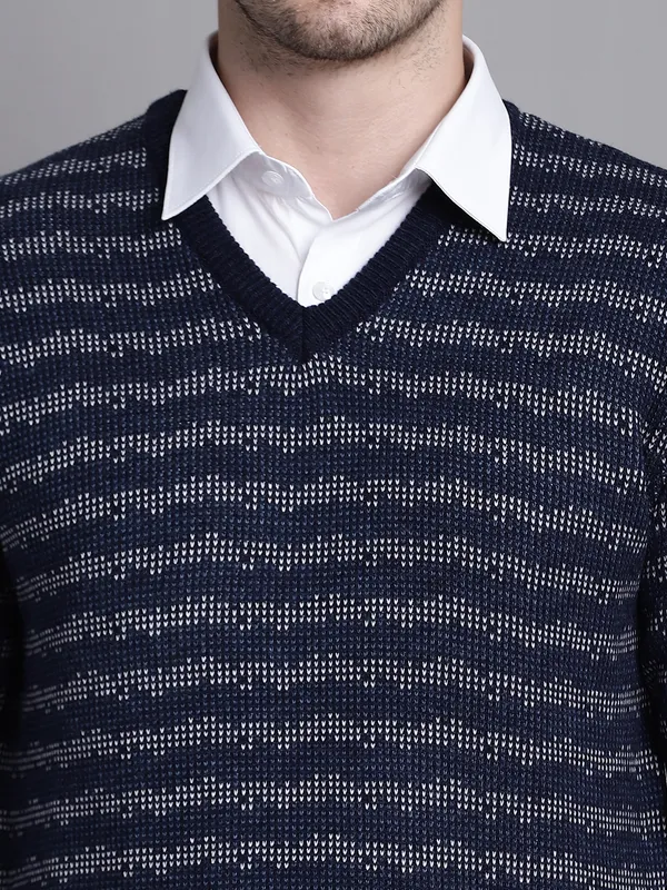Men_Acrylic_Blend_Wool_Self_Design_V_Neck_Sweater