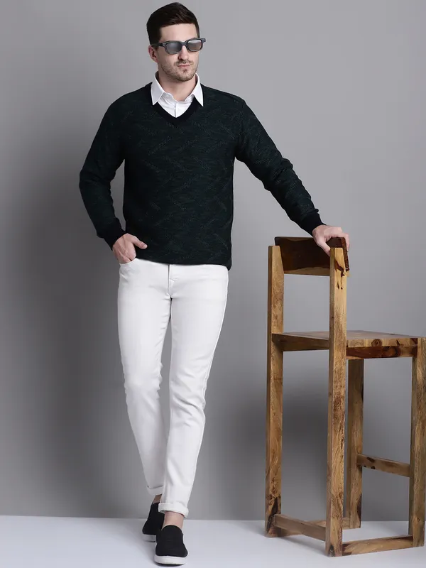 Men_Acrylic_Blend_Wool_Self_Design_V_Neck_Sweater