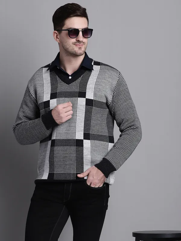 Men_Acrylic_Blend_Wool_Self_Design_V_Neck_Sweater