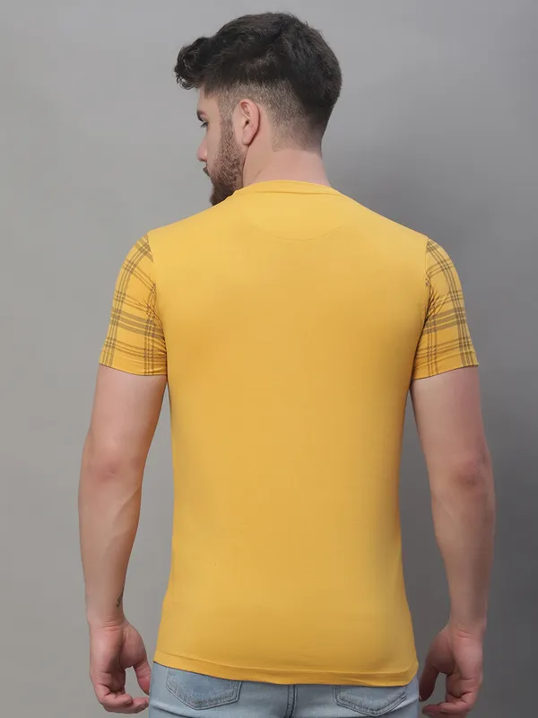 Men_Printed_Round_Neck_Mustard_Cotton_T-Shirt