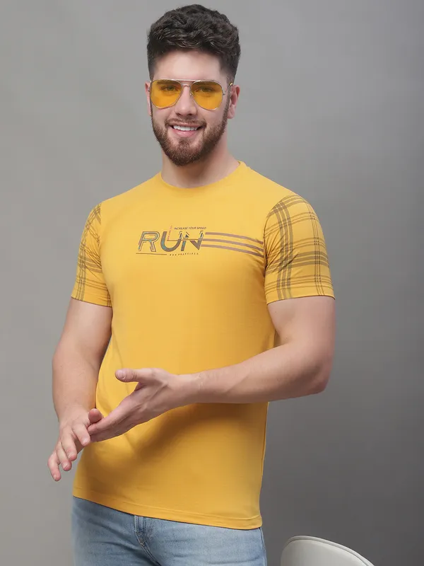 Men_Printed_Round_Neck_Mustard_Cotton_T-Shirt