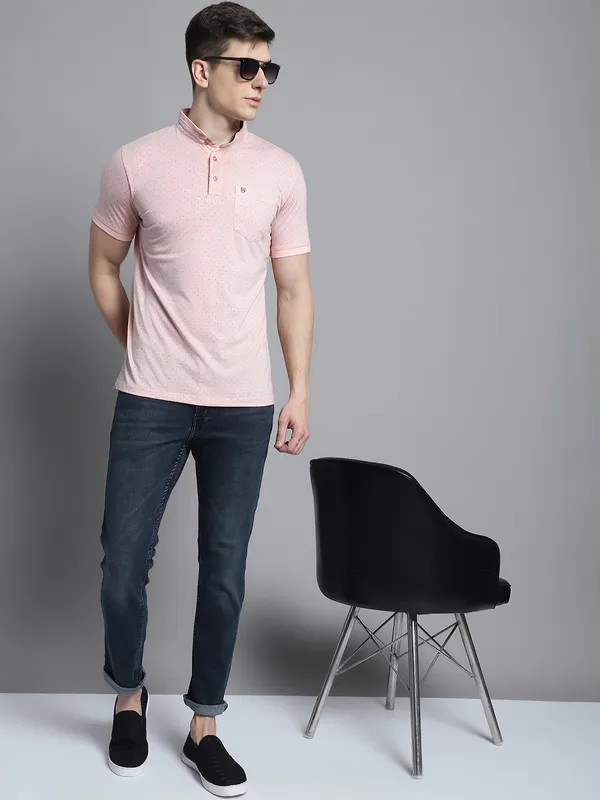 Men_All_Over_Printed_Henley_Neck_Pink_Cotton_T-Shirt_With_Pocket