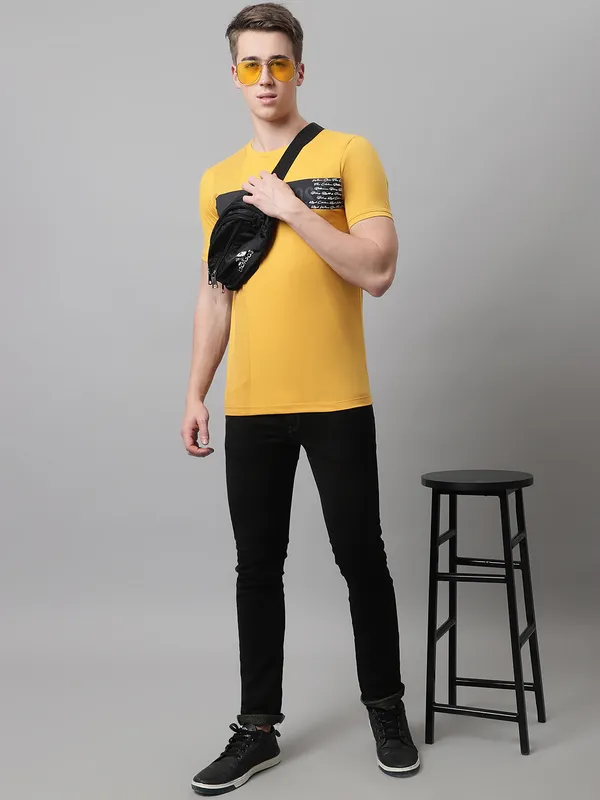 Men_Printed_Mustard_Round_Neck_Cotton_T-Shirt