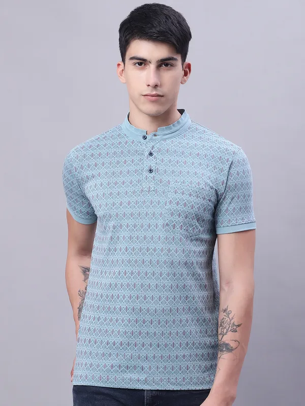 Men_Printed_Cotton_Henley_T-Shirt_With_Pocket