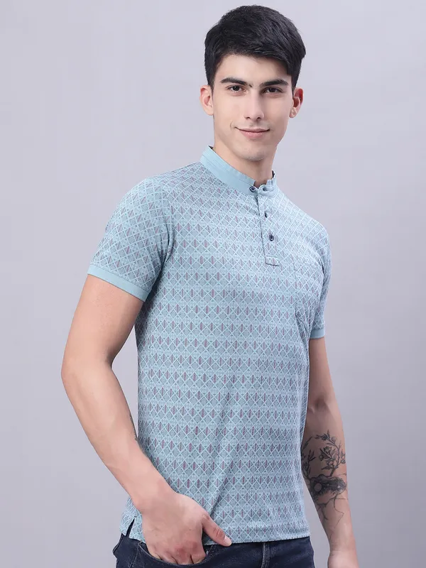Men_Printed_Cotton_Henley_T-Shirt_With_Pocket