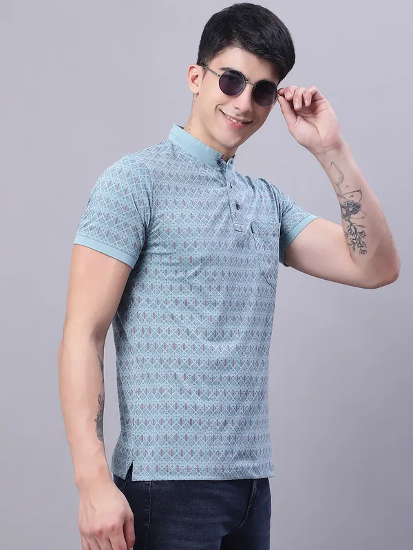 Men_Printed_Cotton_Henley_T-Shirt_With_Pocket