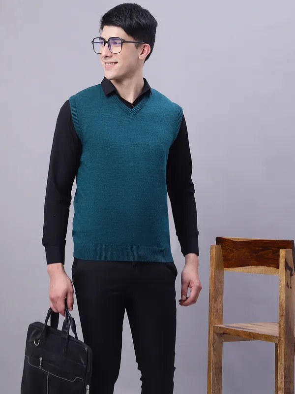 Men_Acrylic_Blend_V_Neck_Sleeveless_Sweater