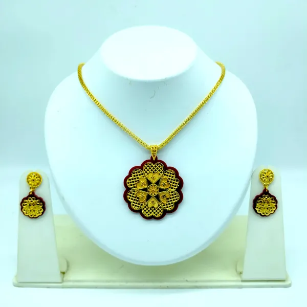 Gold-Plated_Alloy_chain_pendant_set_with_1_pair_of_earring_|_Premium_Jewelry_Accessories