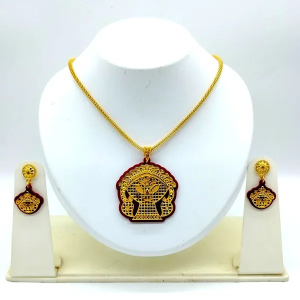 Gold-Plated_Alloy_chain_pendant_set_with_1_pair_of_earring_|_Premium_Jewelry_Accessories