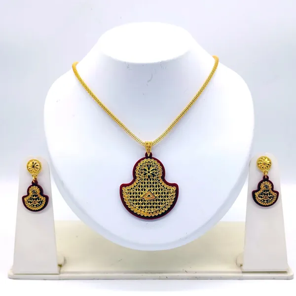 Gold-Plated_Alloy_chain_pendant_set_with_1_pair_of_earring_|_Premium_Jewelry_Accessories