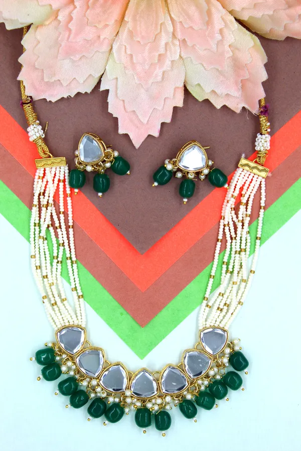 Gold_Plated_Necklace_Traditional_Pearl_&_Kundan_Studded_Choker_Jewellery_Set_|_Exclusive_Jewellery_Accessories