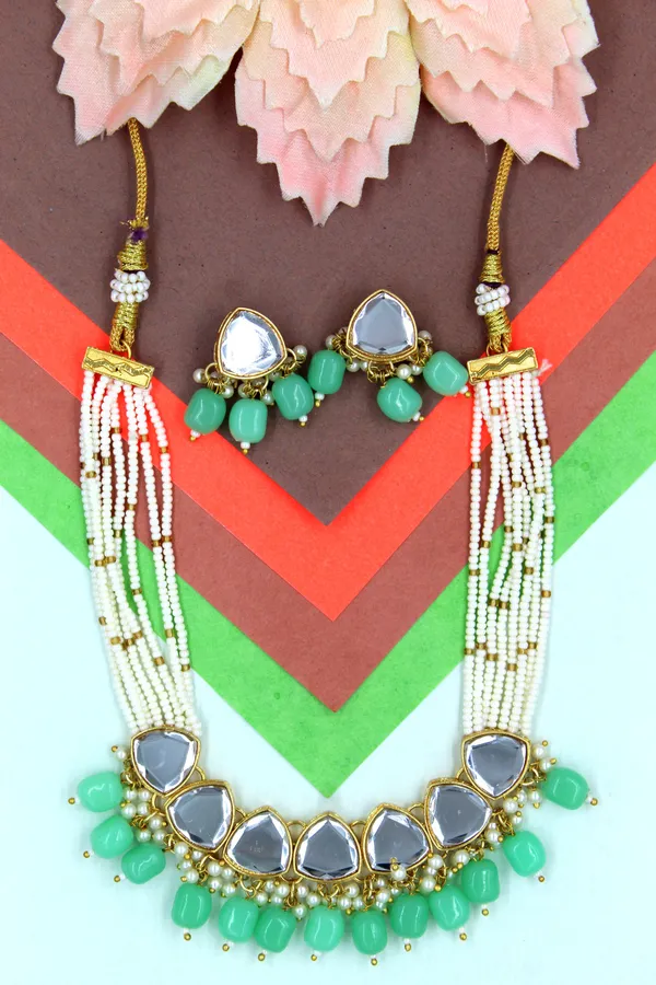 Gold_Plated_Necklace_Traditional_Pearl_&_Kundan_Studded_Choker_Jewellery_Set_|_Exclusive_Jewellery_Accessories