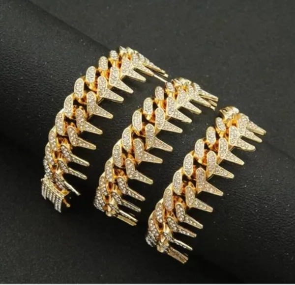 NJ's_Iced_diamond_chain_wood_necklaced_