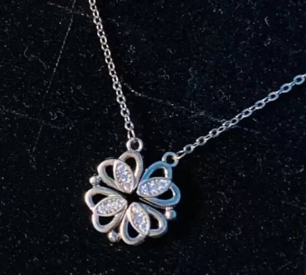 NJ's_HEART_MAGNETIC_PENDANT_CHAIN_SET