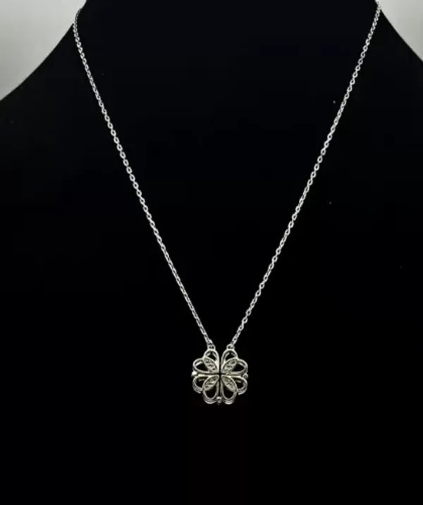 NJ's_HEART_MAGNETIC_PENDANT_CHAIN_SET