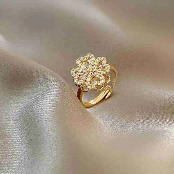 Rotating_Four_Heart_Golden_Ring_For_Women