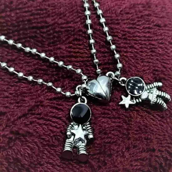 Stylish_Magnetic_Astronaut_Couple_Pendant_Stainless_Steel_Silver_Plated