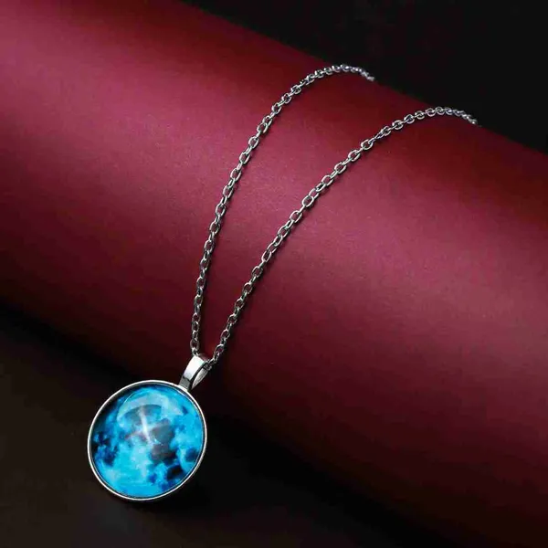 Stylish_Moon_Pendant_Stainless_Steel_Silver_Rhodium_Plated_For_Women