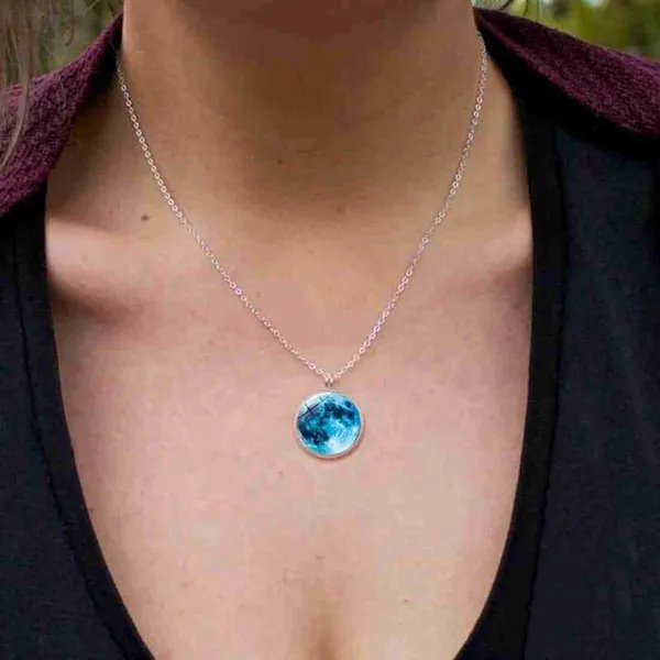 Stylish_Moon_Pendant_Stainless_Steel_Silver_Rhodium_Plated_For_Women
