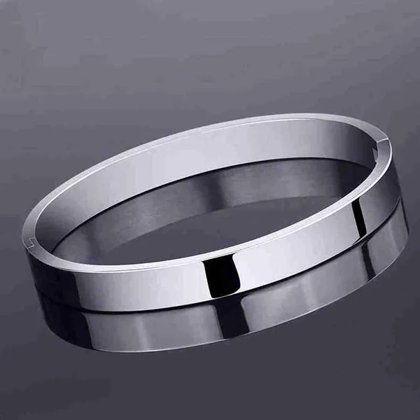 Stylish_Magnetic_Pendant__And_Cuff_Bracelet_Set