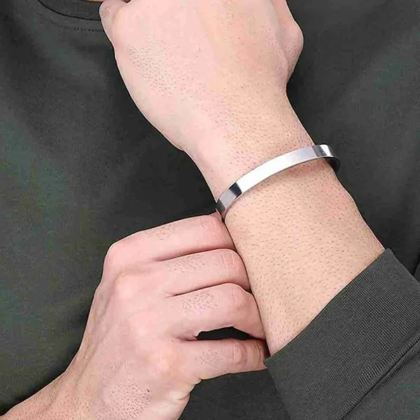Stylish_Magnetic_Pendant__And_Cuff_Bracelet_Set