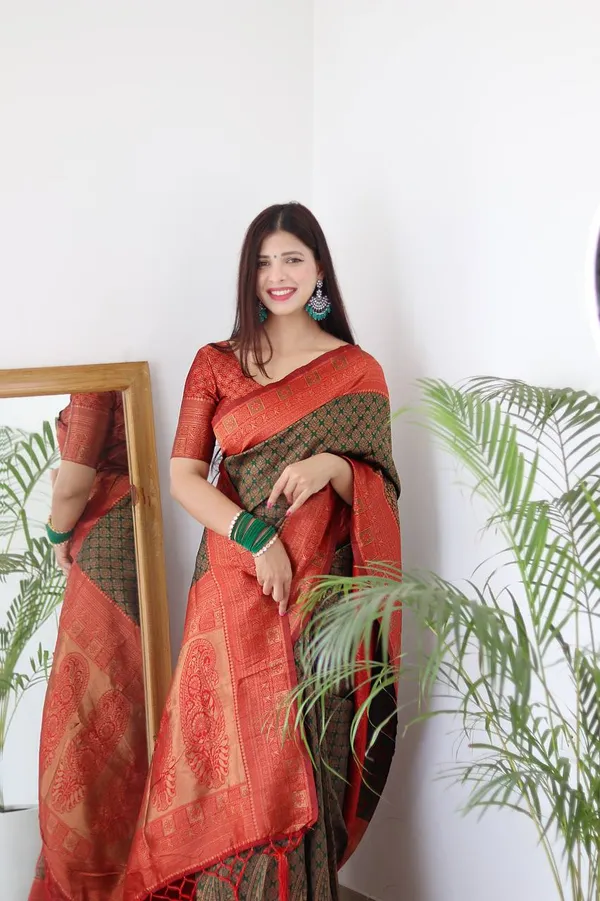Saree_Is_Elegantly_Decorated_With_Gorgeous_Solid_Jacquard_Weave_That_Gives_A_Perfect_Look_To_Outfit_(ALMAARI-801-_DARK_GREEN)