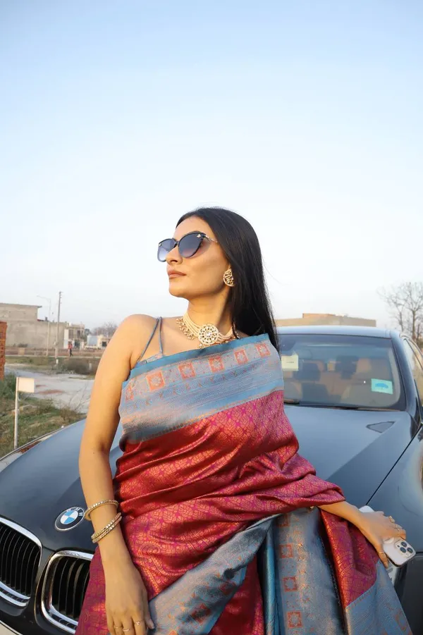 Saree_Is_Elegantly_Decorated_With_Gorgeous_Solid_Jacquard_Weave_That_Gives_A_Perfect_Look_To_Outfit_(ALMAARI-801-_MAGENTA_FIROJI(00))