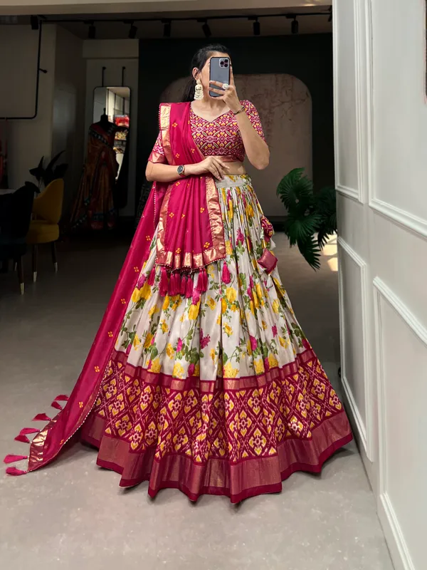 Pink_Patola_Print_Traditional_Lehenga_Choli_(Flower_Pink)