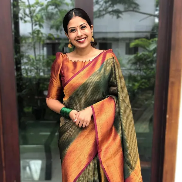 Green_Zari_Woven_Kanjivaram_Silk_Saree_(MC-229_(3FD)_GREEN-MAROON)
