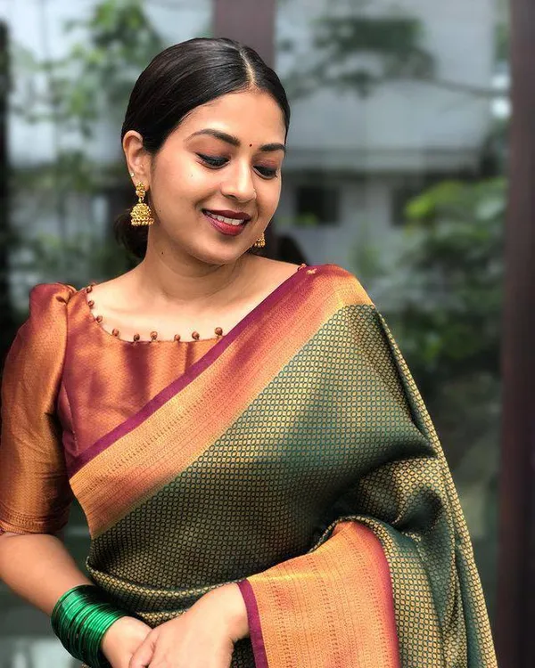 Green_Zari_Woven_Kanjivaram_Silk_Saree_(MC-229_(3FD)_GREEN-MAROON)