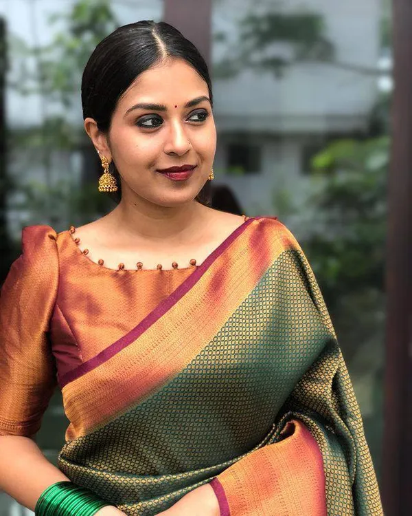 Green_Zari_Woven_Kanjivaram_Silk_Saree_(MC-229_(3FD)_GREEN-MAROON)