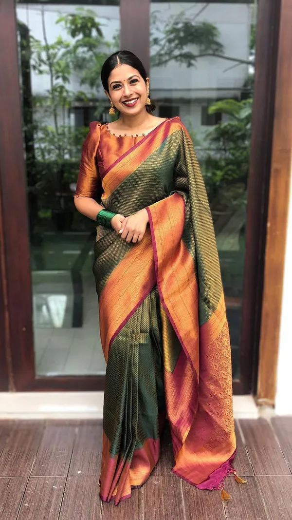 Green_Zari_Woven_Kanjivaram_Silk_Saree_(MC-229_(3FD)_GREEN-MAROON)