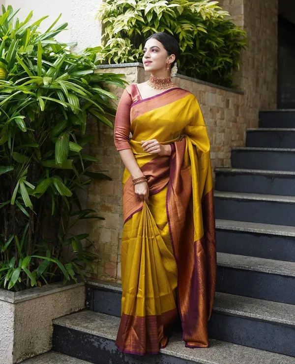 Yellow_Maroon_Zari_Woven_Kanjivaram_Silk_Saree_(MC-229_(3FD)_YELLOW-MAROON)