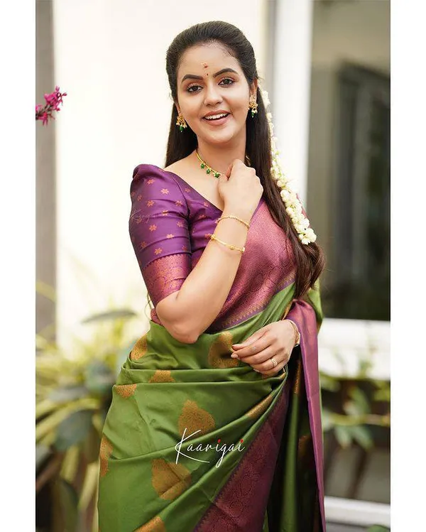 Green_Color_Zari_Woven_Kanjivaram_Silk_Saree_With_Blouse_(MC-555_(3FD)_GREEN)