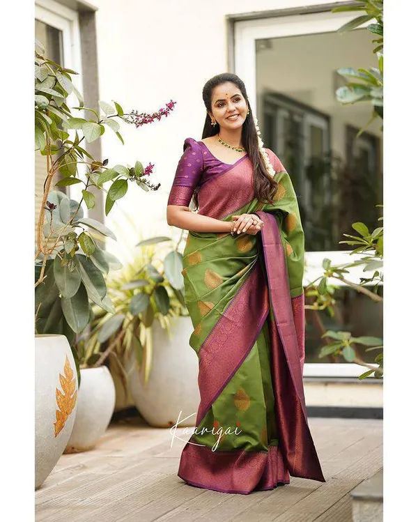 Green_Color_Zari_Woven_Kanjivaram_Silk_Saree_With_Blouse_(MC-555_(3FD)_GREEN)