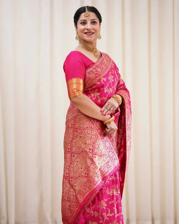 Ethnic_Pink_Soft_Silk_Saree_With_Moiety_Blouse_Piece_(MC-568_PINK)