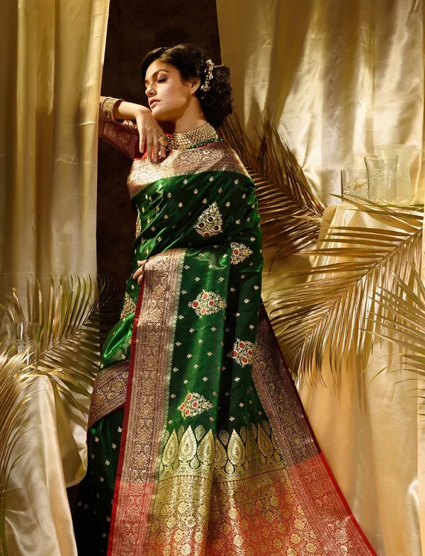 Ethnic_Green_Soft_Silk_Saree_With_Moiety_Blouse_Piece_(MC-587_GREEN)