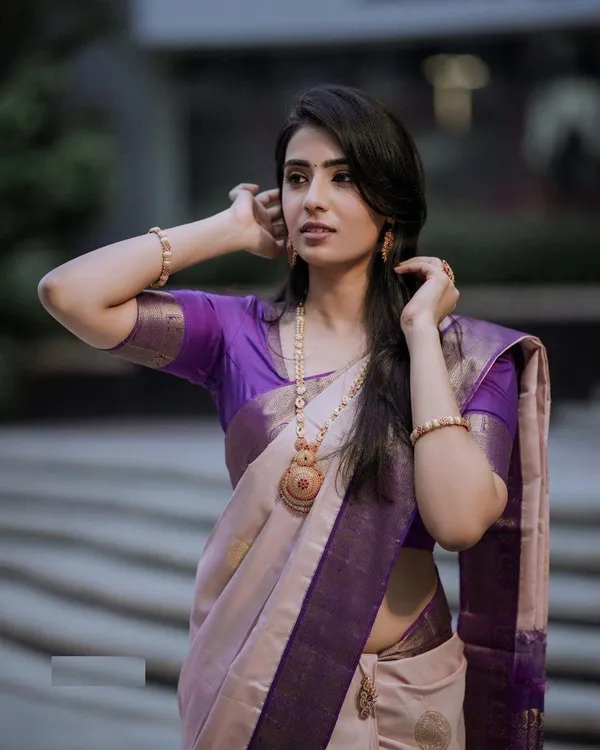 Saree_Is_Elegantly_Decorated_With_Gorgeous_Solid_Jacquard_Weave_That_Gives_A_Perfect_Look_To_Outfit_(MC-607_BLUE)