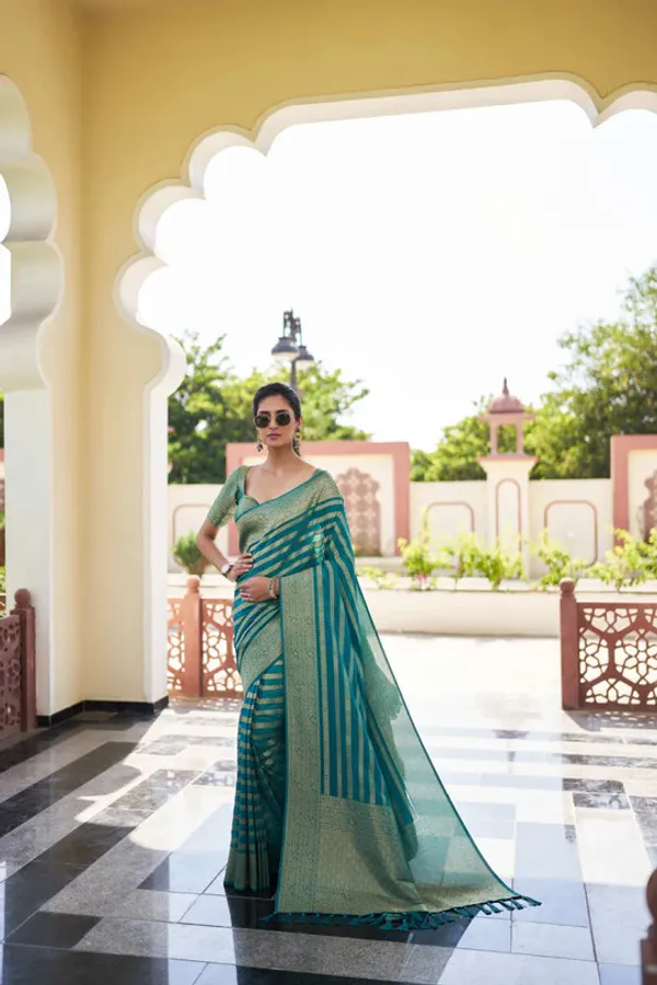 Ethnic_Rama_Soft_Silk_Saree_With_Moiety_Blouse_Piece_(VARDHA_RAMA)