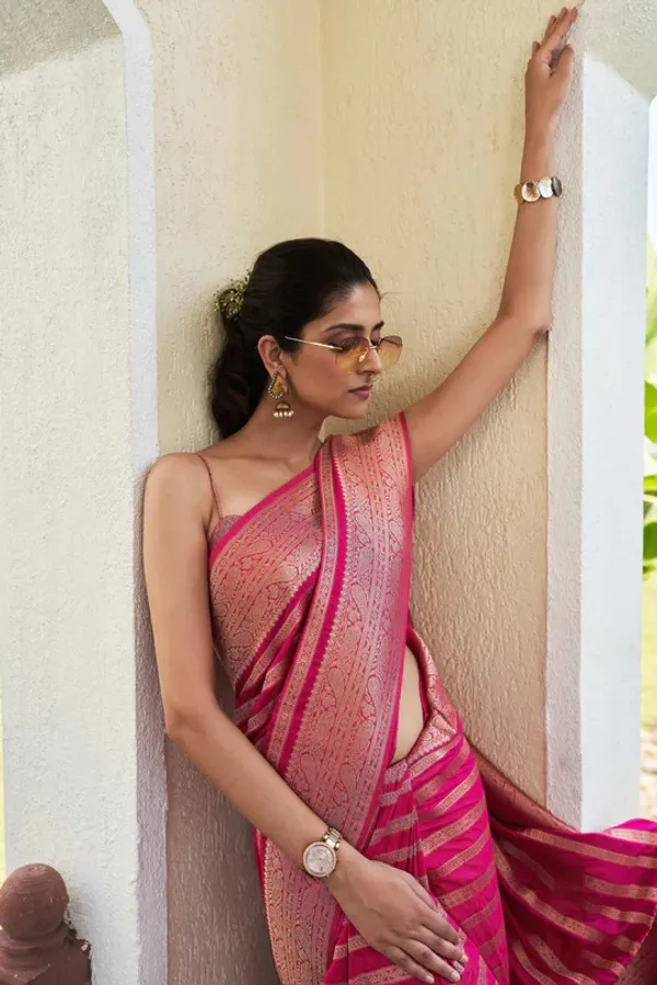 Ethnic_Strawberry_Pink_Soft_Silk_Saree_With_Moiety_Blouse_Piece_(VARDHA_MAROON)
