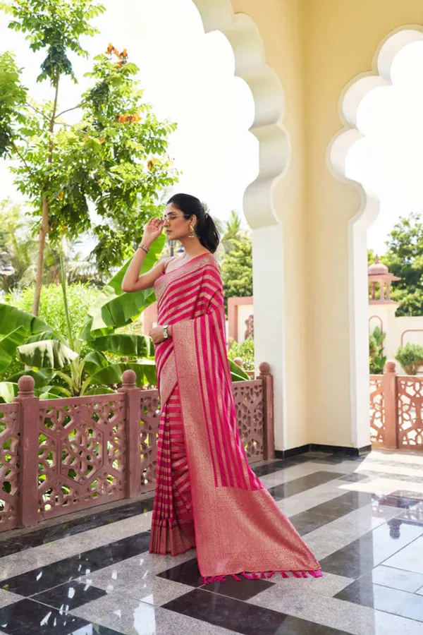 Ethnic_Strawberry_Pink_Soft_Silk_Saree_With_Moiety_Blouse_Piece_(VARDHA_MAROON)